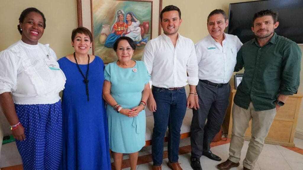 Fortalecemos la unión con la sociedad civil organizada por el Bienestar de Quintana Roo: Pablo Bustamante