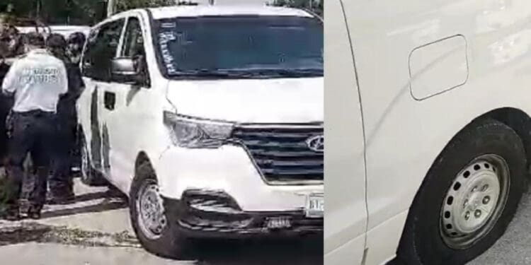 Taxistas pinchan llantas a van de transporte federal con turistas a bordo en hotel Vidanta