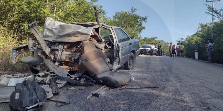 Deja dos muertos brutal accidente carretero en Felipe Carrillo Puerto