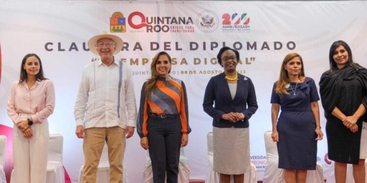 Benito Juárez participa en las mesas de seguridad con el embajador de Estados Unidos, Ken Salazar