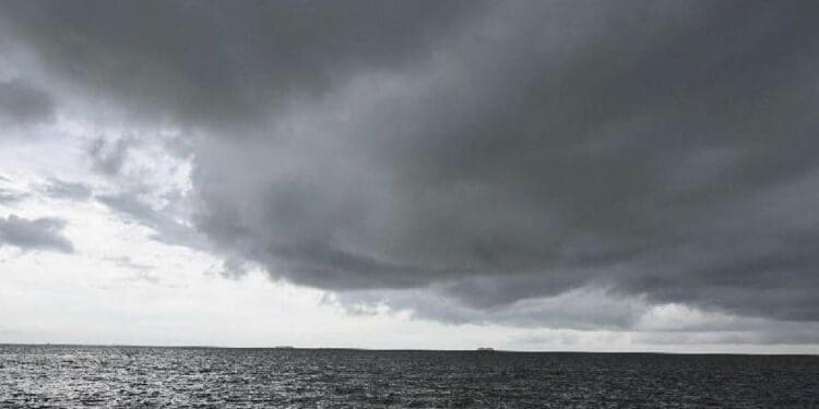 Centro de la tormenta tropical “Idalia” se localiza a 160 kilómetros de Cozumel y a 180 de Cancún