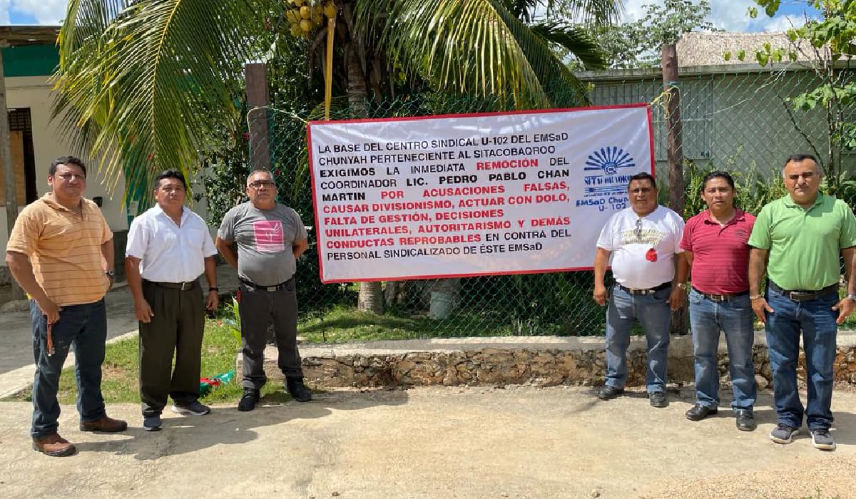 Mantienen paro laboral trabajadores del Centro de Educación Media Superior a Distancia, en contra de coordinador en Felipe Carrillo Puerto