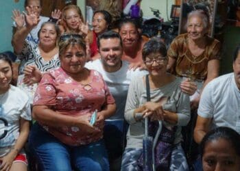 Destacan cancunenses trabajo a ras de piso de Pablo Bustamante