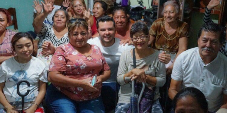 Destacan cancunenses trabajo a ras de piso de Pablo Bustamante