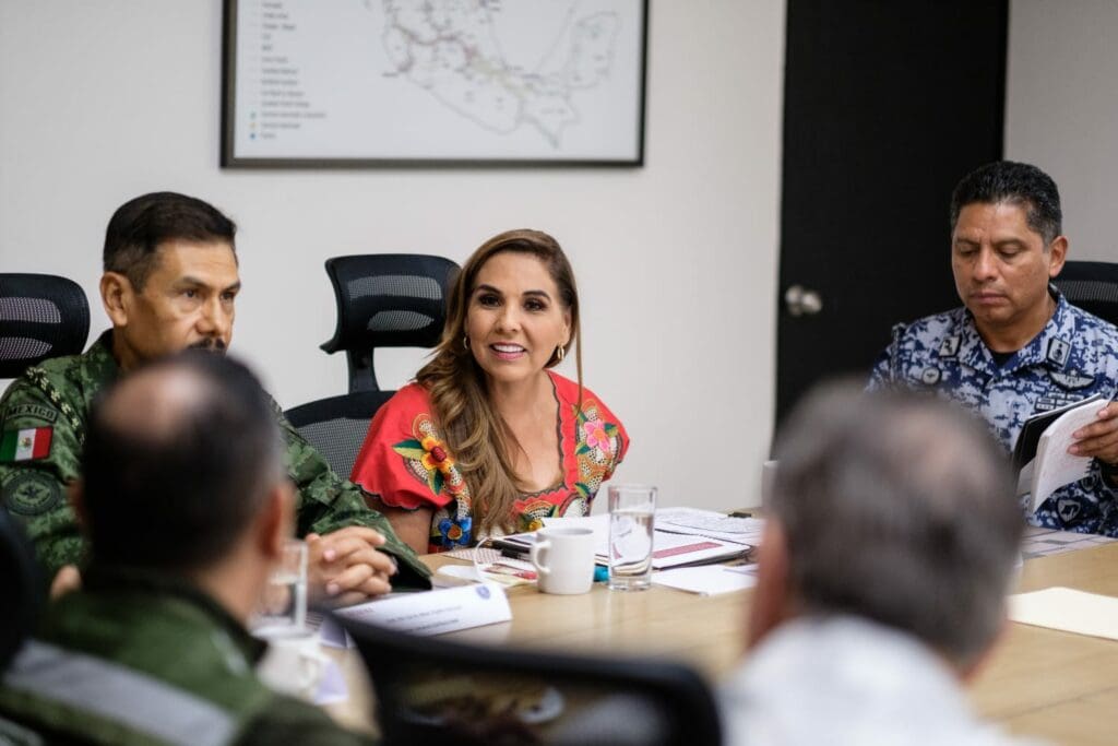 Trabaja Mara Lezama estrategia de inauguración del Aeropuerto de Tulum con responsables de obra