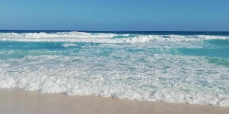 Reportan un turista nacional ahogado en playa Marlín de Cancún