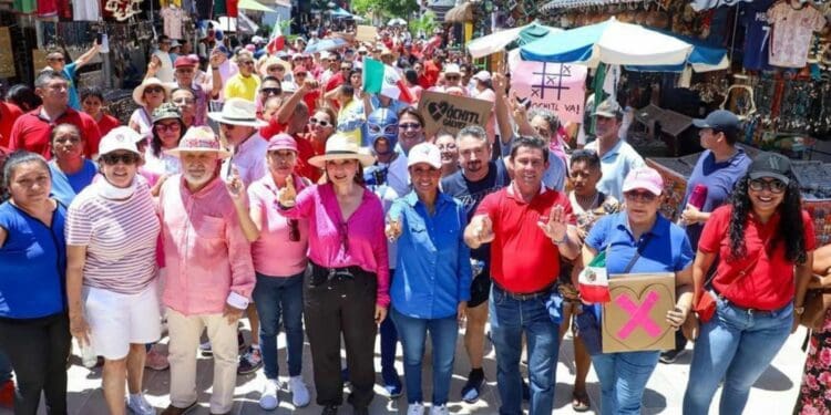 ¡Unidad ciudadana por un mejor México!; marchan en Playa del Carmen en apoyo a Xochilt Galvez y por buscar tener un país seguro y lleno de oportunidades