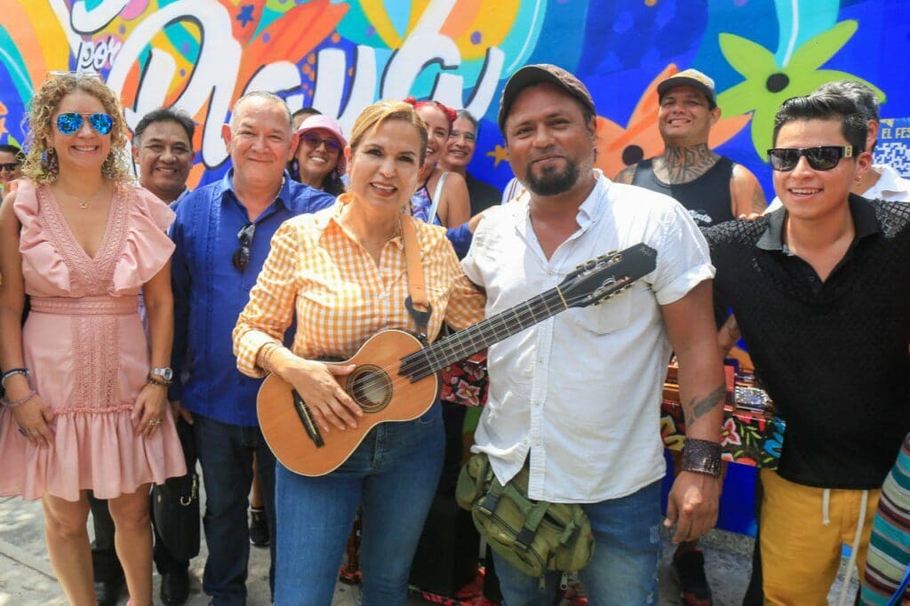 Lili Campos develó el muro “La Bamba por Playa”