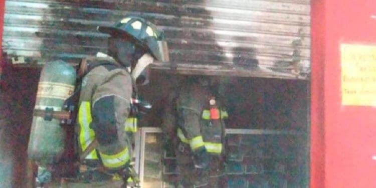 Incendian taller de motocicletas en la Región 100 de Cancún por presunto cobro de derecho de piso