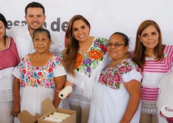 Acompaña Pablo Bustamante a la Gobernadora Mara Lezama, a la entrega directa y gratuita de Artesanas del Bienestar en Cancún