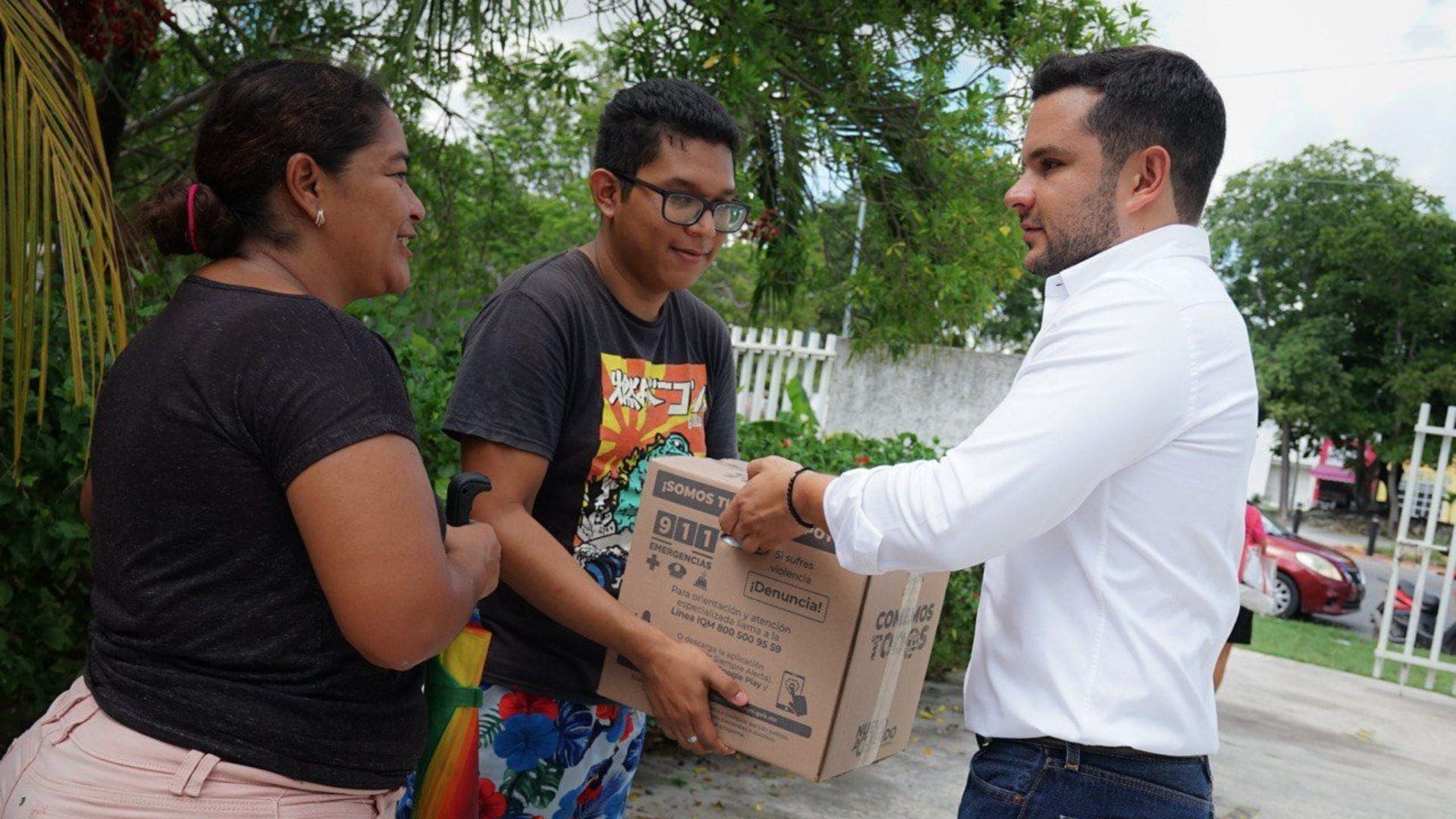 Avanza entrega directa y gratuita de Comemos Tod@s en Quintana Roo: Pablo Bustamante
