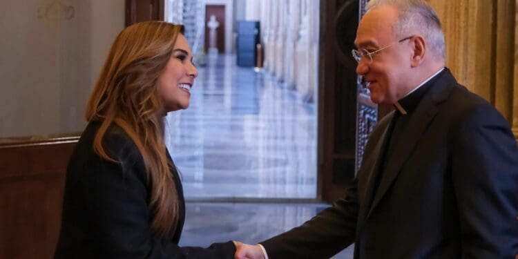 En México y Quintana Roo se trabaja para llevar el bienestar a la gente, dice Mara Lezama desde El Vaticano