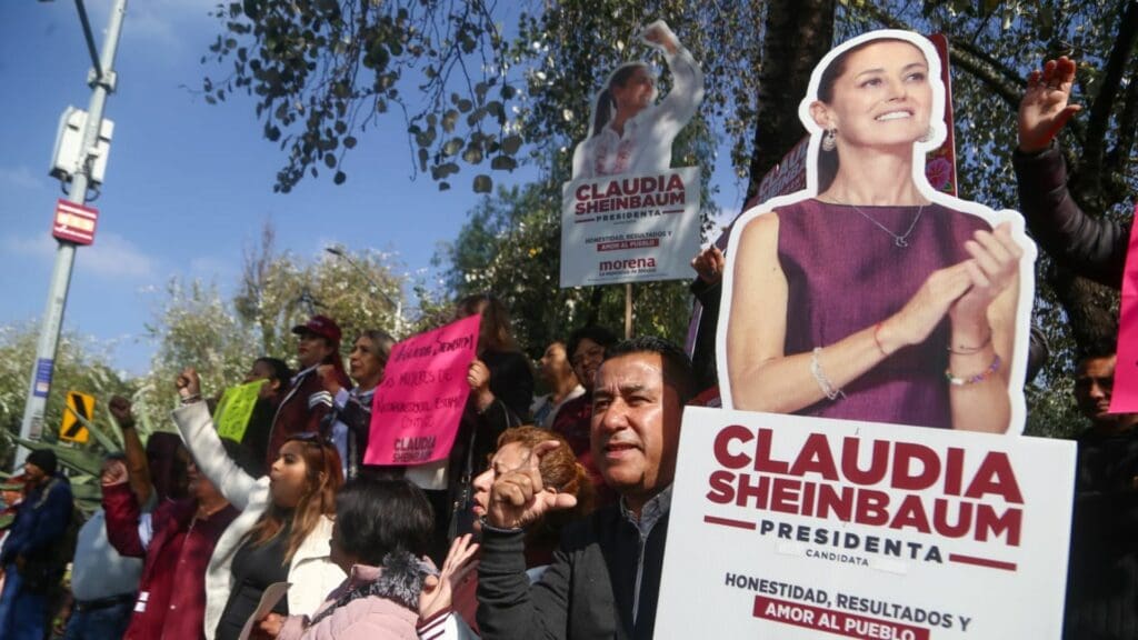 Se registra Claudia Sheinbaum como candidata presidencial ante el INE