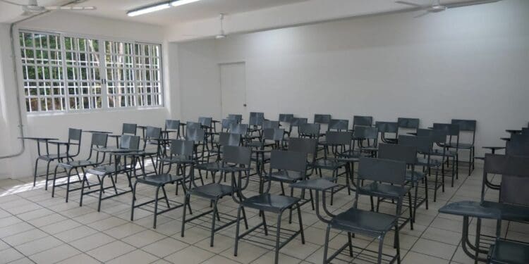 Busca SEQ recursos ante el Congreso para hacer inclusivas las escuelas de Quintana Roo