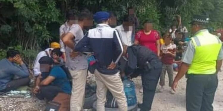 Rescatan a 81 migrantes centroamericanos de un rancho en Puerto Morelos