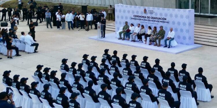 Quintana Roo fortalece la seguridad; 43 elementos se gradúan y se integran a la Policía Estatal.