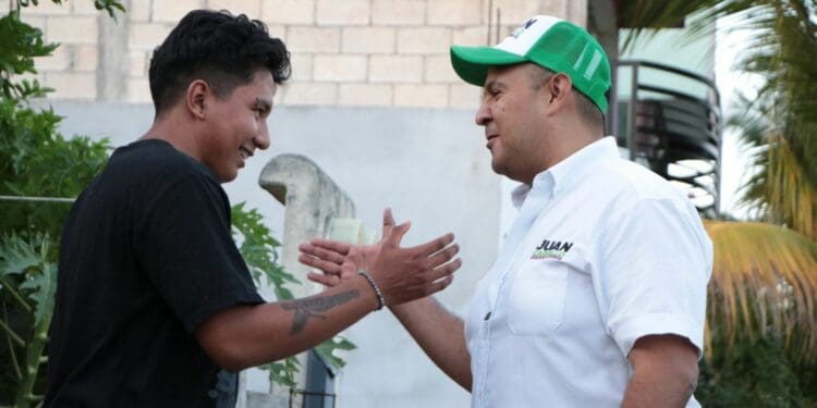 Con más becas haremos de la educación una prioridad nacional: Juan Carrillo