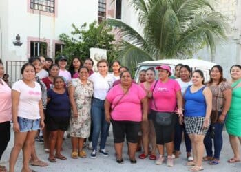 Continuará Villas del Sol con sus calles limpias en la renovación: Lili Campos.