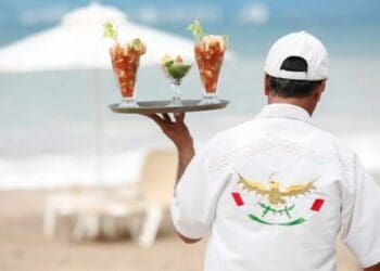 Propone CROC que pago de propinas en hoteles de Quintana Roo suba de 10 a 15%
