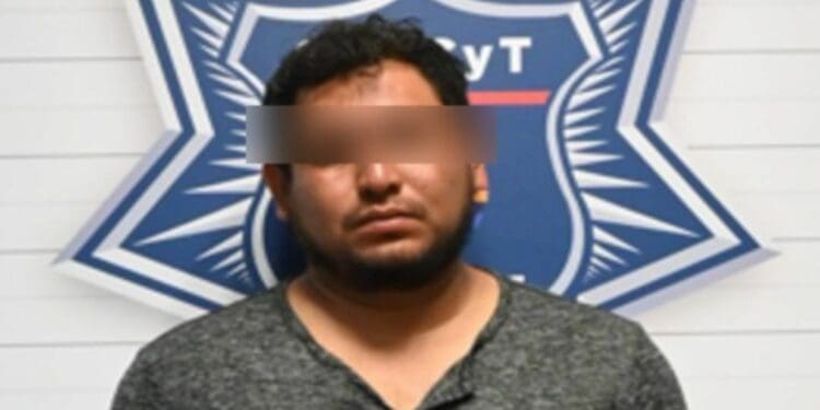 Detienen a un sujeto por violencia intrafamiliar en la 249 de Cancún