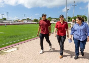 Un antes y un después para el deporte playense; la Unidad Deportiva Playa del Carmen estrena pasto sintético