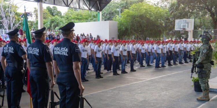 Participan 421 jóvenes en el Sorteo del Servicio Militar Nacional en Playa del Carmen.