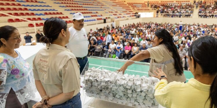 Gobierno de Estefanía Mercado se suma a la transformación nacional con el sorteo de mil 315 viviendas del bienestar