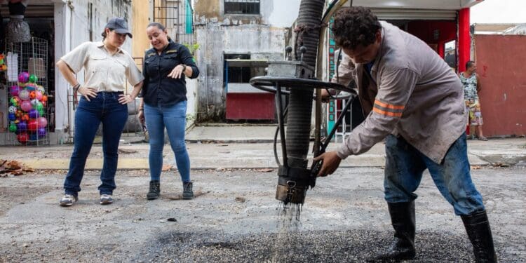 Chambamanía arranca con todo en Villas del Sol; Estefanía Mercado supervisa mega jornada de Servicios Públicos