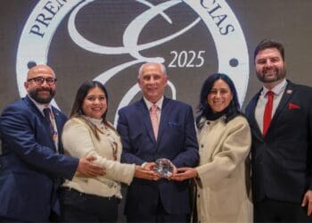 Playa del Carmen gana el Premio Excelencias Turísticas en la FITUR 2026 por la Ruta de la Miel y la Selva