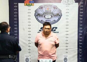 Detienen a sujeto por desobediencia y resistencia a particulares en Playa del Carmen.