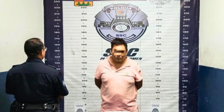 Detienen a sujeto por desobediencia y resistencia a particulares en Playa del Carmen.