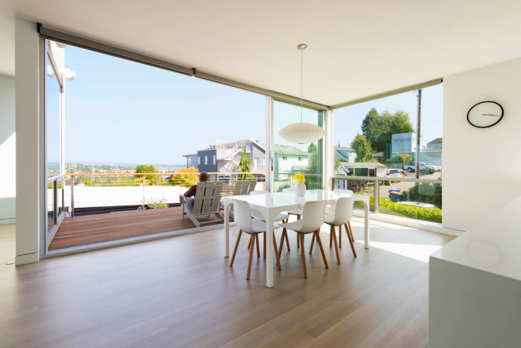 A Guide to Vinyl vs. Aluminum Patio Doors LaCantina Doors