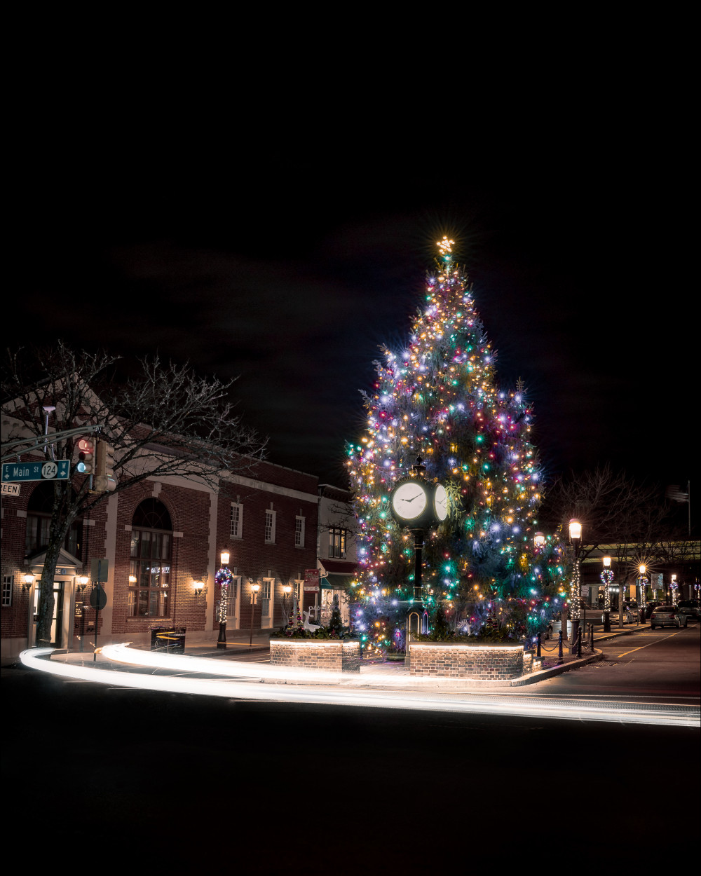 The Christmas Tree in Downtown Madison New Jersey Monthly Contests