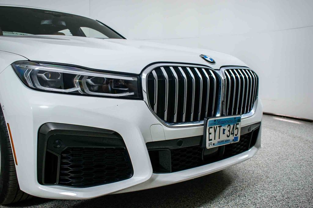Used 2022 BMW 7 Series 750i with VIN WBA7U2C08NCH12479 for sale in Wayzata, Minnesota