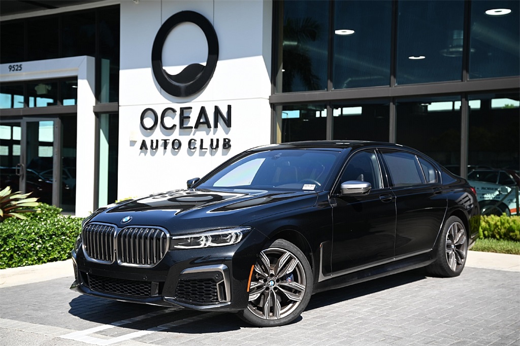 Pre-Owned 2021 BMW 7 Series M760i