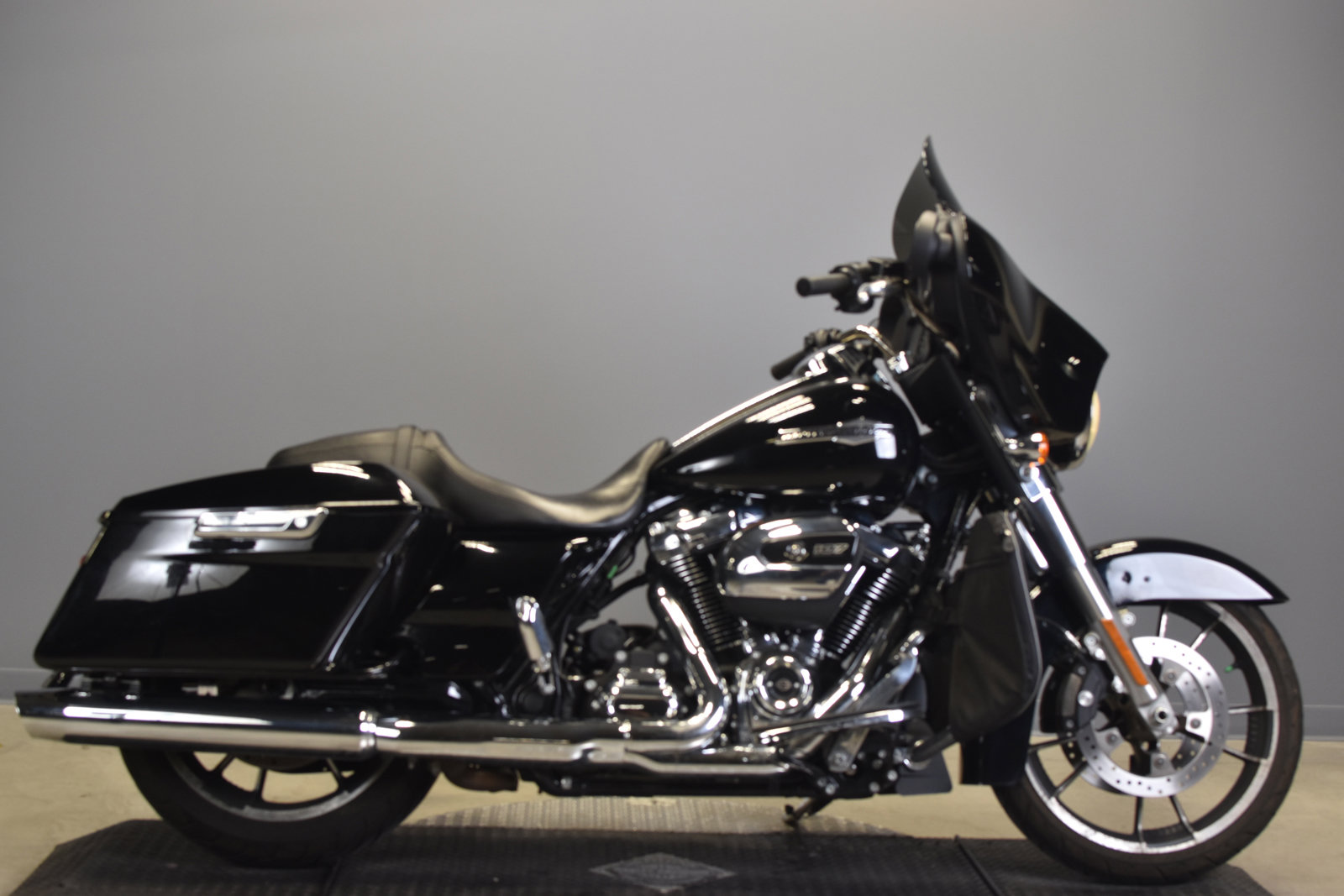 Pre-Owned 2021 Harley-Davidson Street Glide FLHX