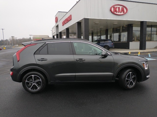 New 2023 Kia Niro EX