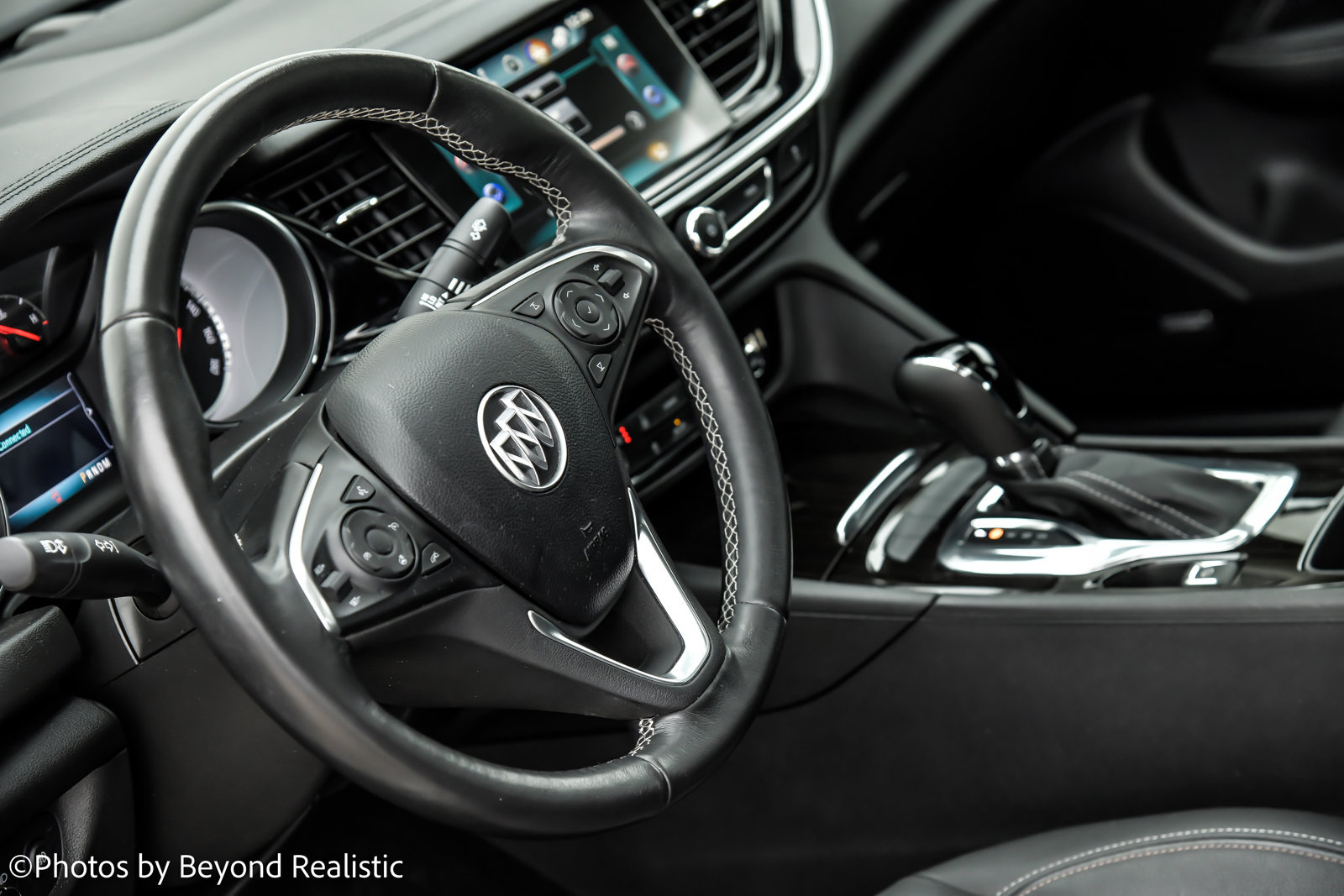 Pre-Owned 2018 Buick Regal Sportback Essence