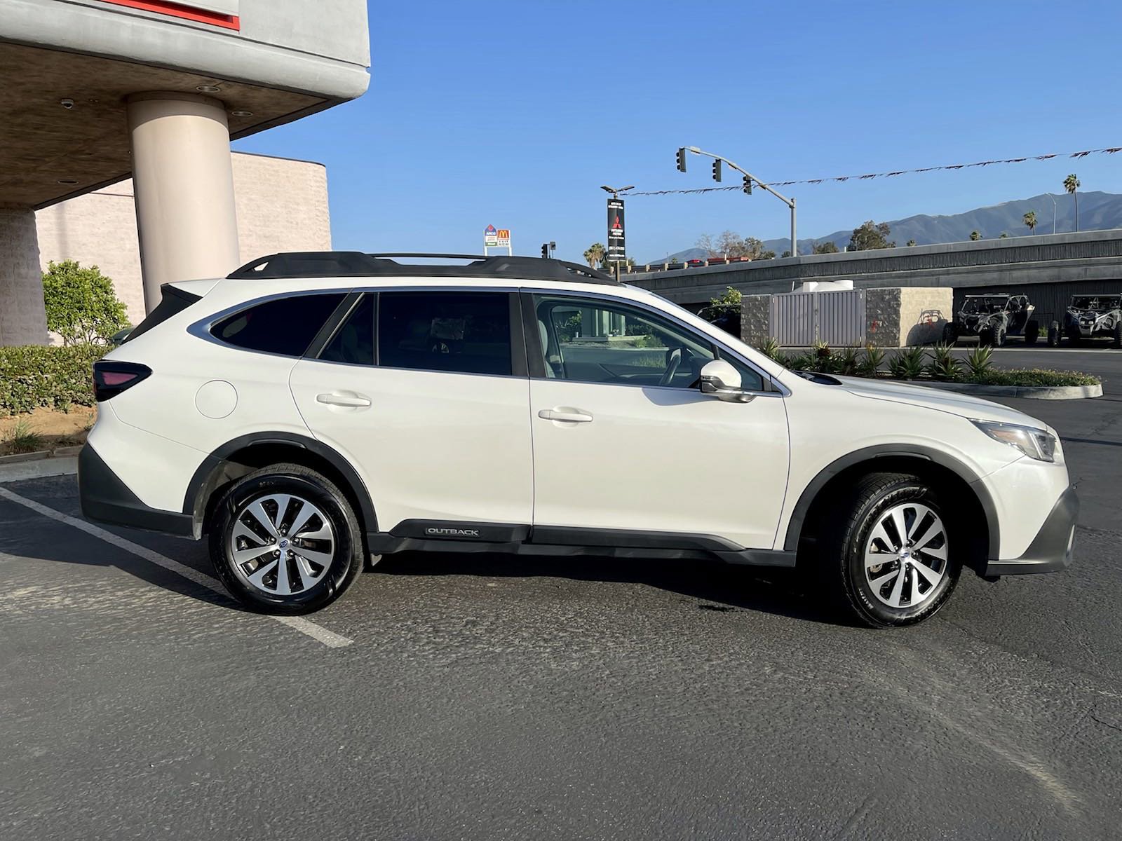 Used 2020 Crystal White Pearl Subaru Premium image 6