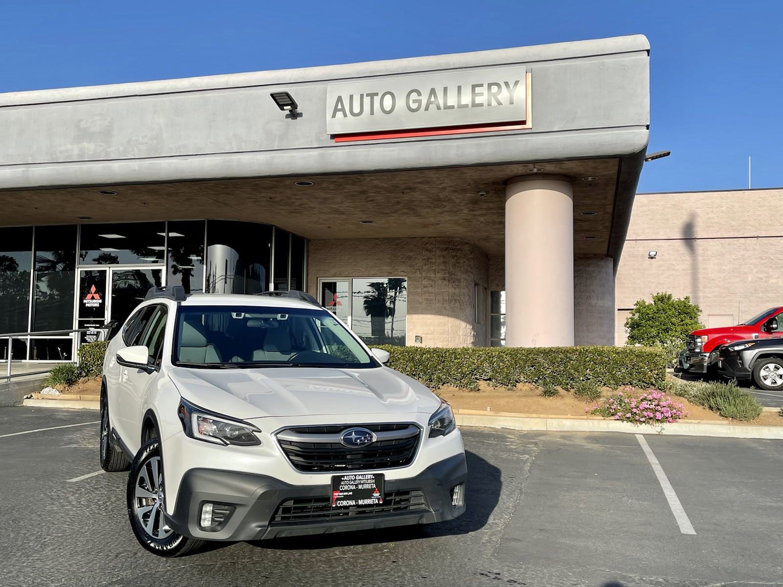 Used 2020 Crystal White Pearl Subaru Premium image 2