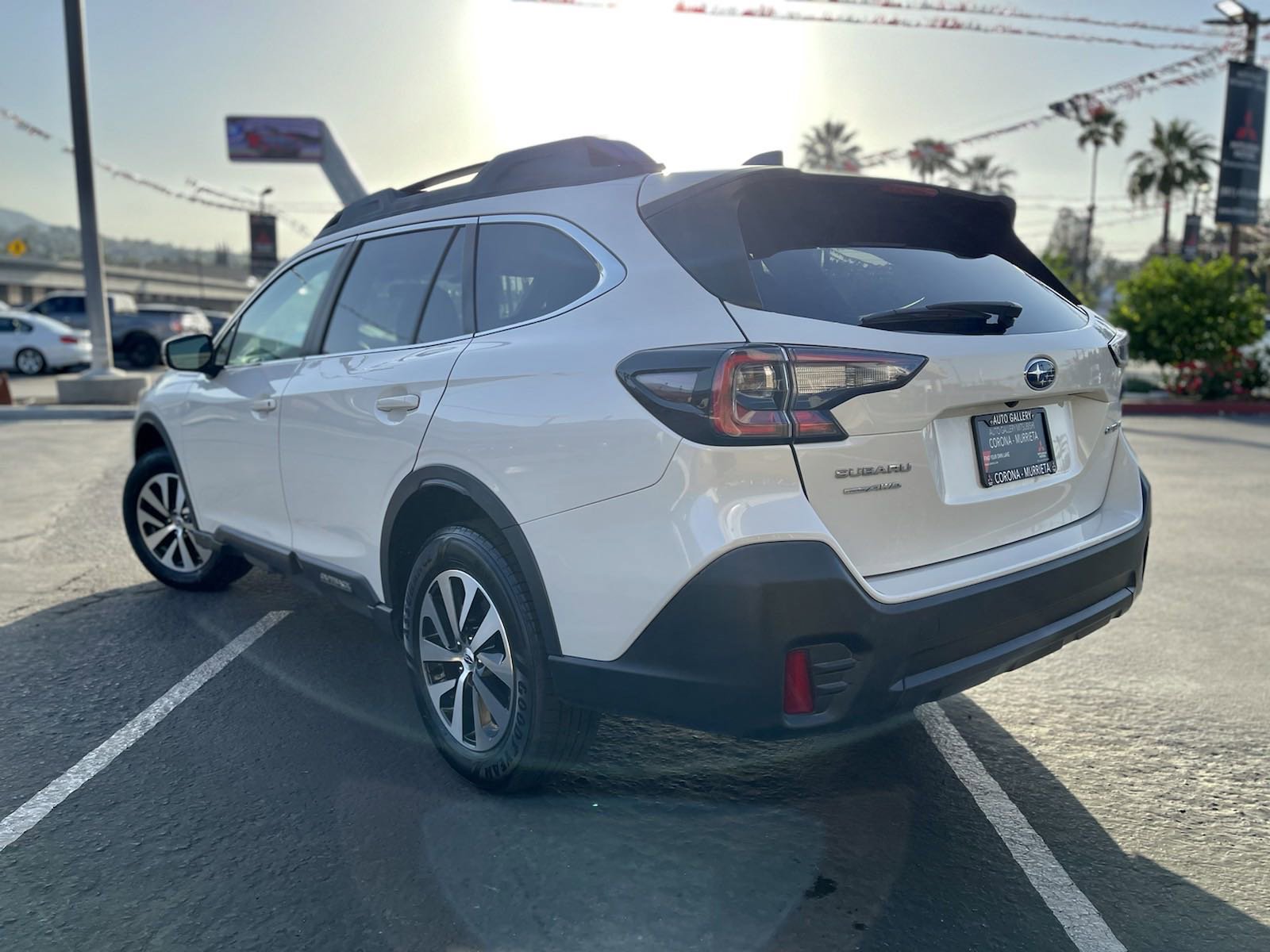 Used 2020 Crystal White Pearl Subaru Premium image 9