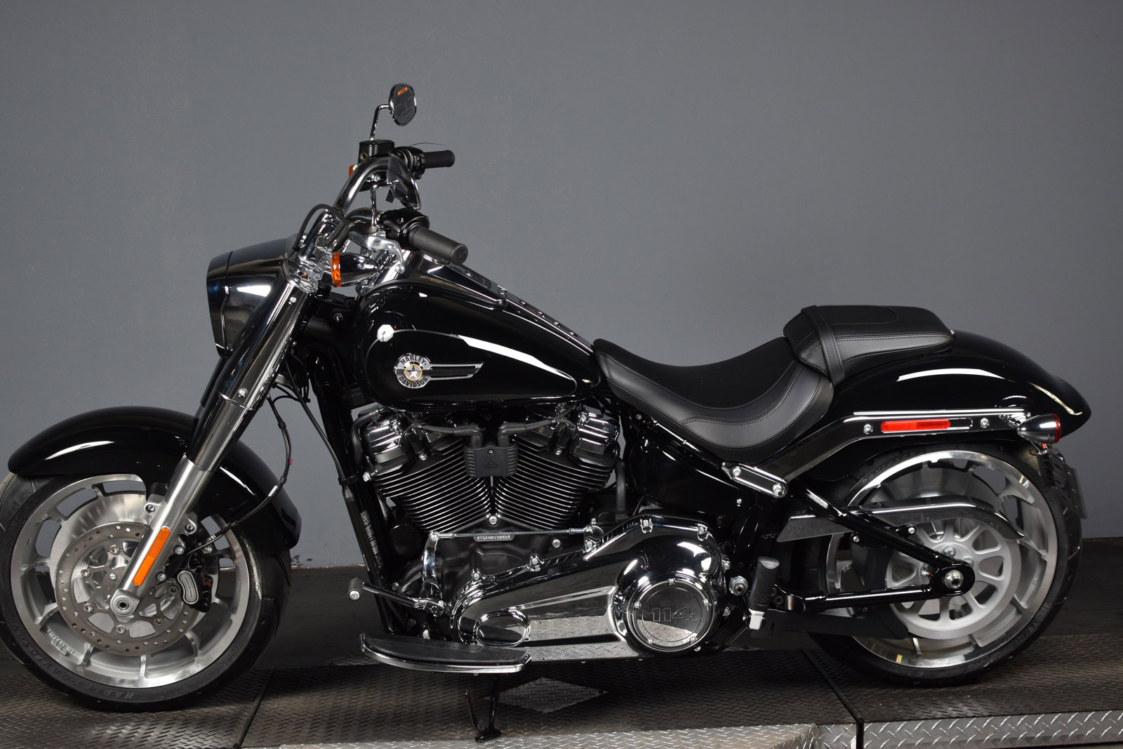 New 2022 HarleyDavidson Softail Fat Boy 114 FLFBS Softail in Golden O0841122 Avalanche