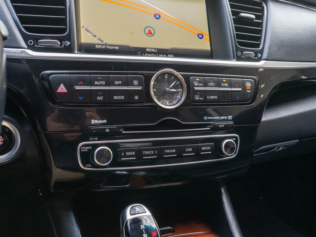 PreOwned 2015 Kia K900 Premium 4D Sedan in Liberty Lake 17647C Gee