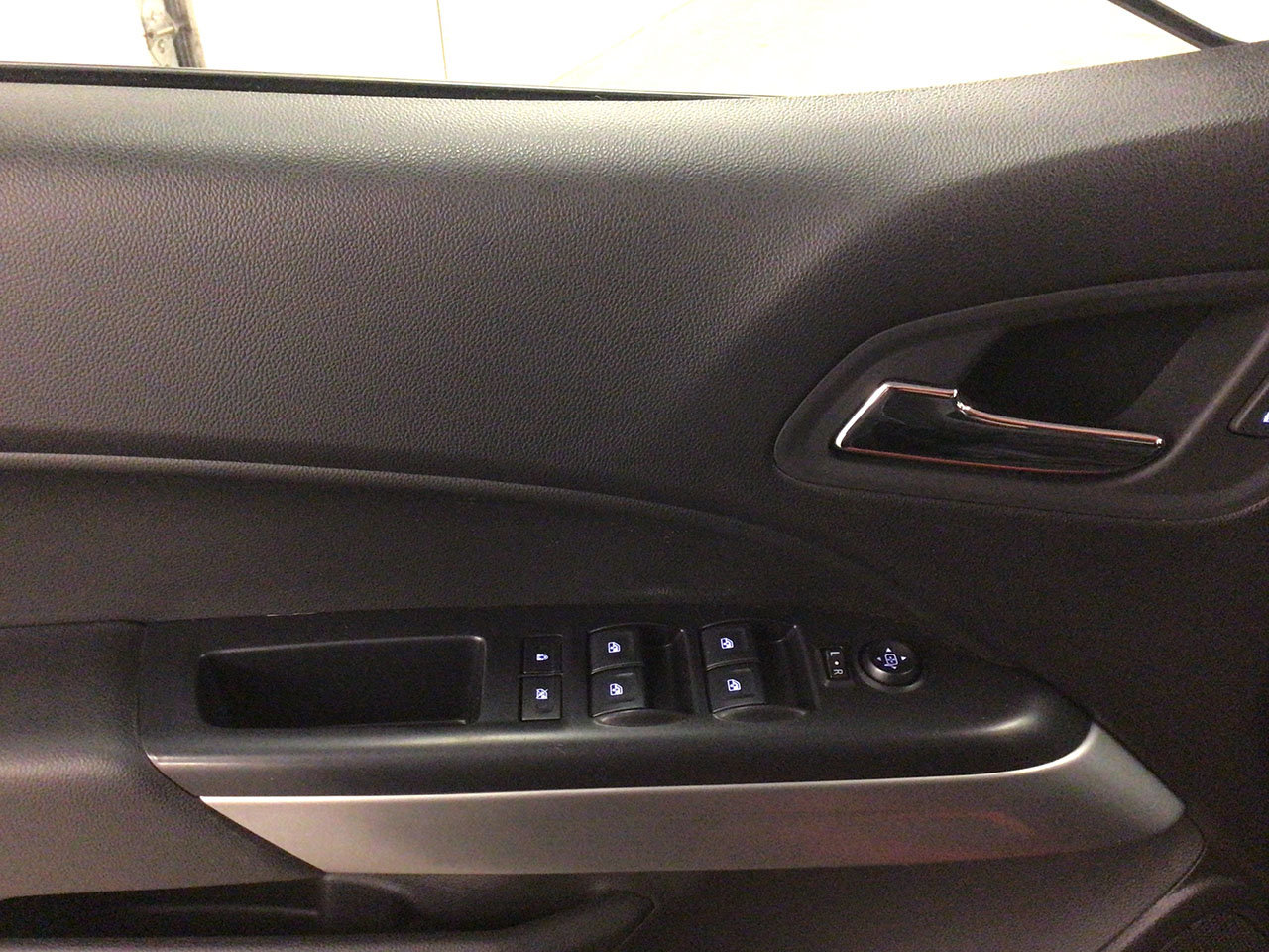 Used 2019 Crush Chevrolet 4WD LT image 16