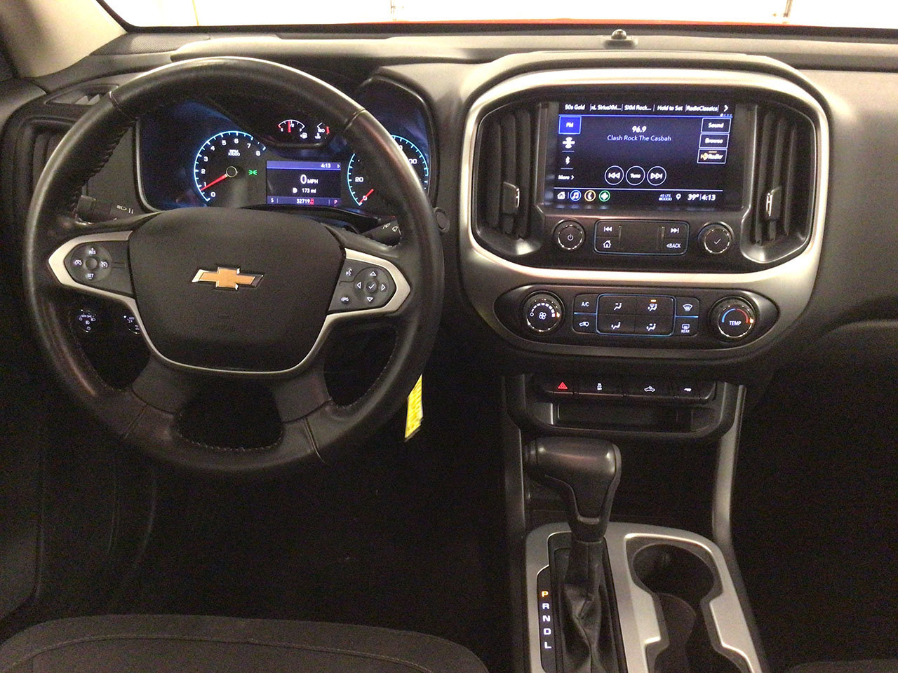 Used 2019 Crush Chevrolet 4WD LT image 28