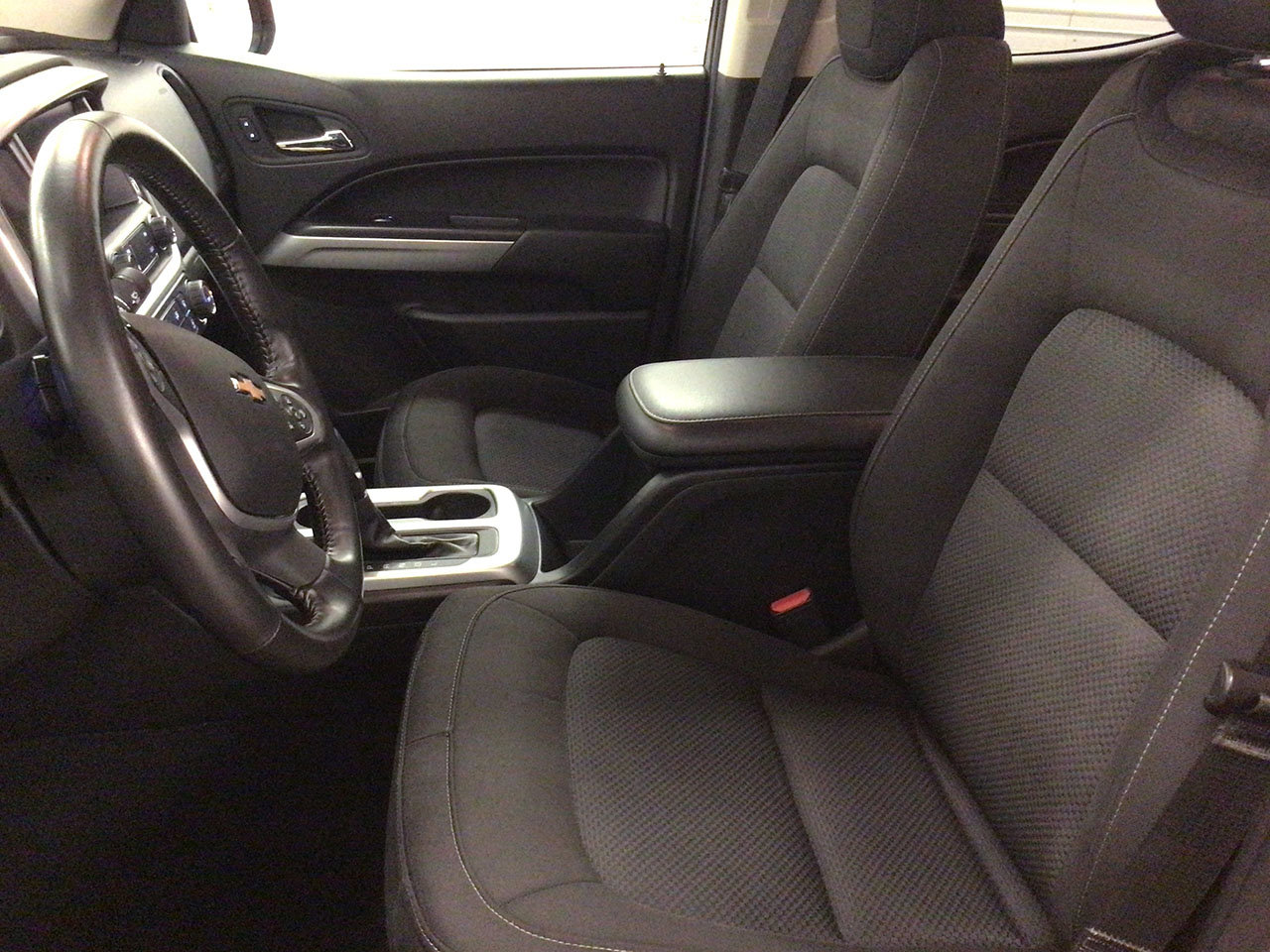 Used 2019 Crush Chevrolet 4WD LT image 3