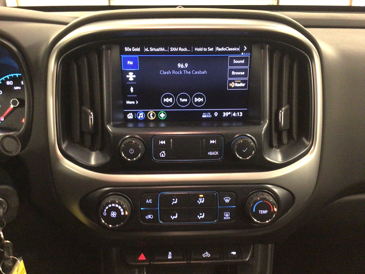Used 2019 Crush Chevrolet 4WD LT image 25