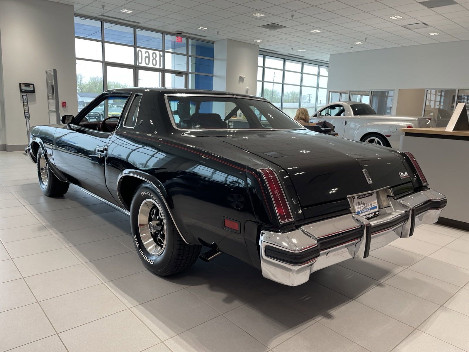 Used 1976 Black Oldsmobile image 4