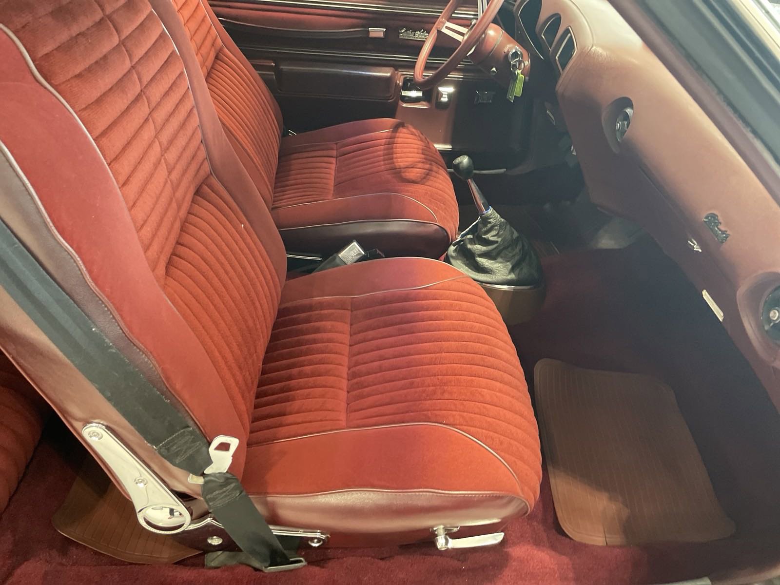 Used 1976 Black Oldsmobile image 29