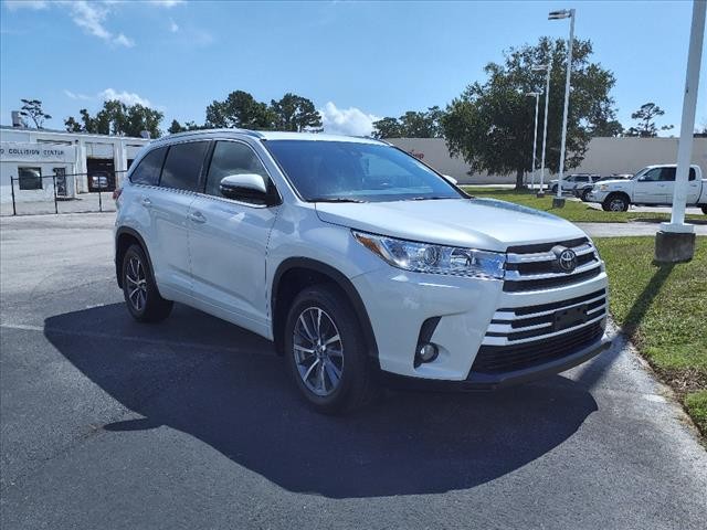 Pre-Owned 2018 Toyota Highlander AWD XLE 4dr SUV in Morehead City ...
